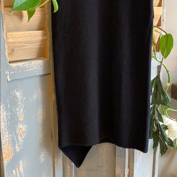 Ebby Andi knit asymmetrical sleeveless sweater - Picture 7 of 8